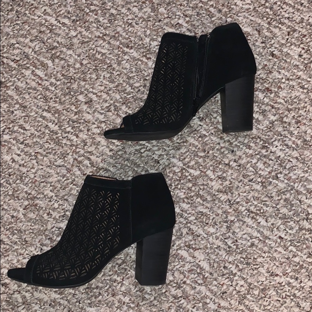 Antonio Melani black wedges